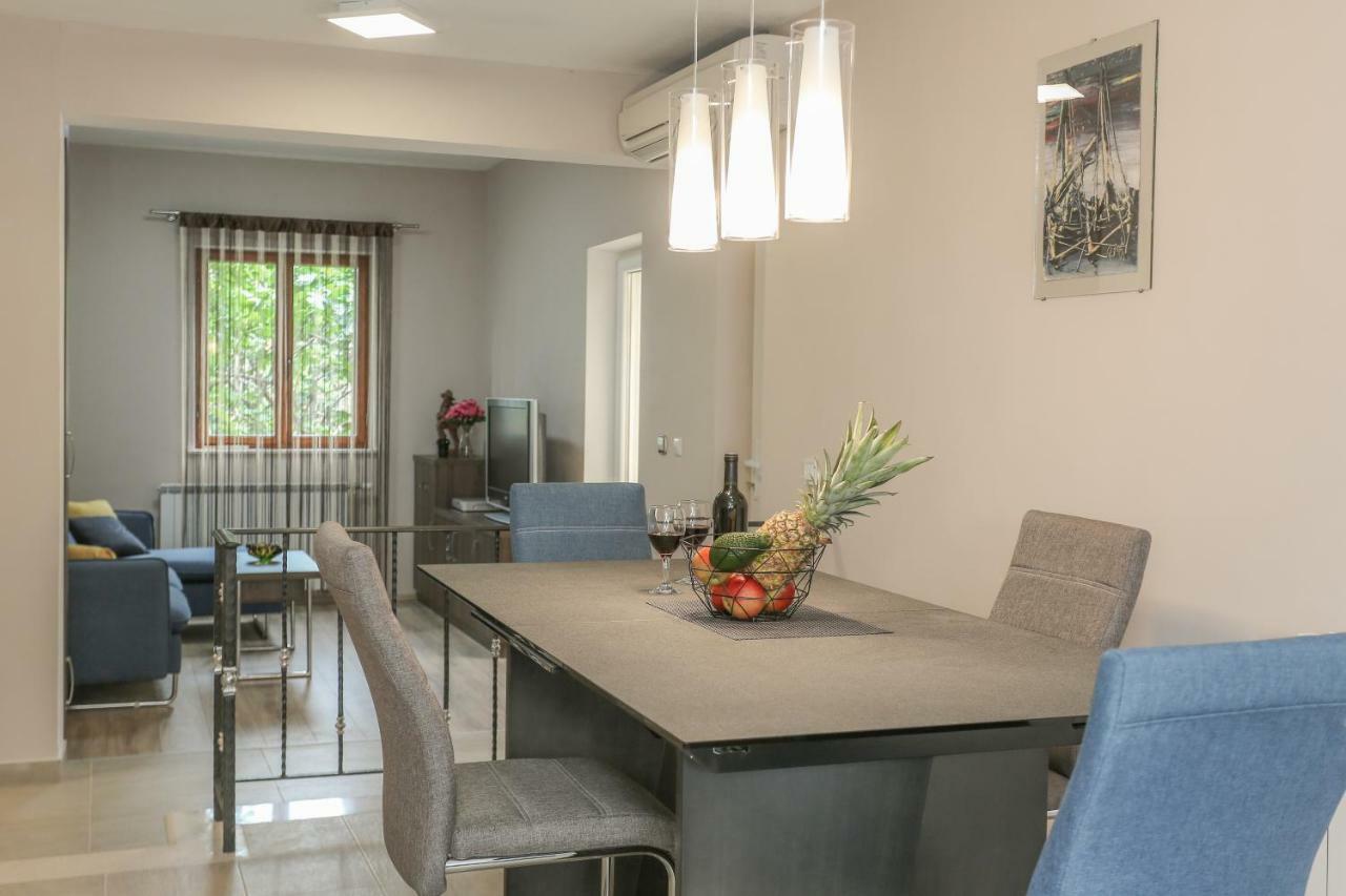 Keko Apartment Supetar Exterior photo