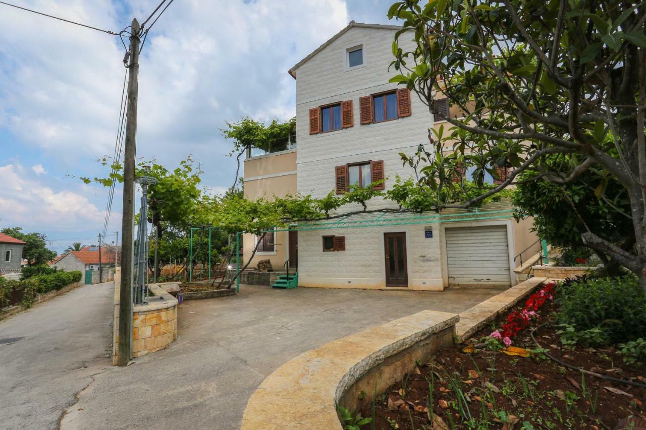 Keko Apartment Supetar Exterior photo